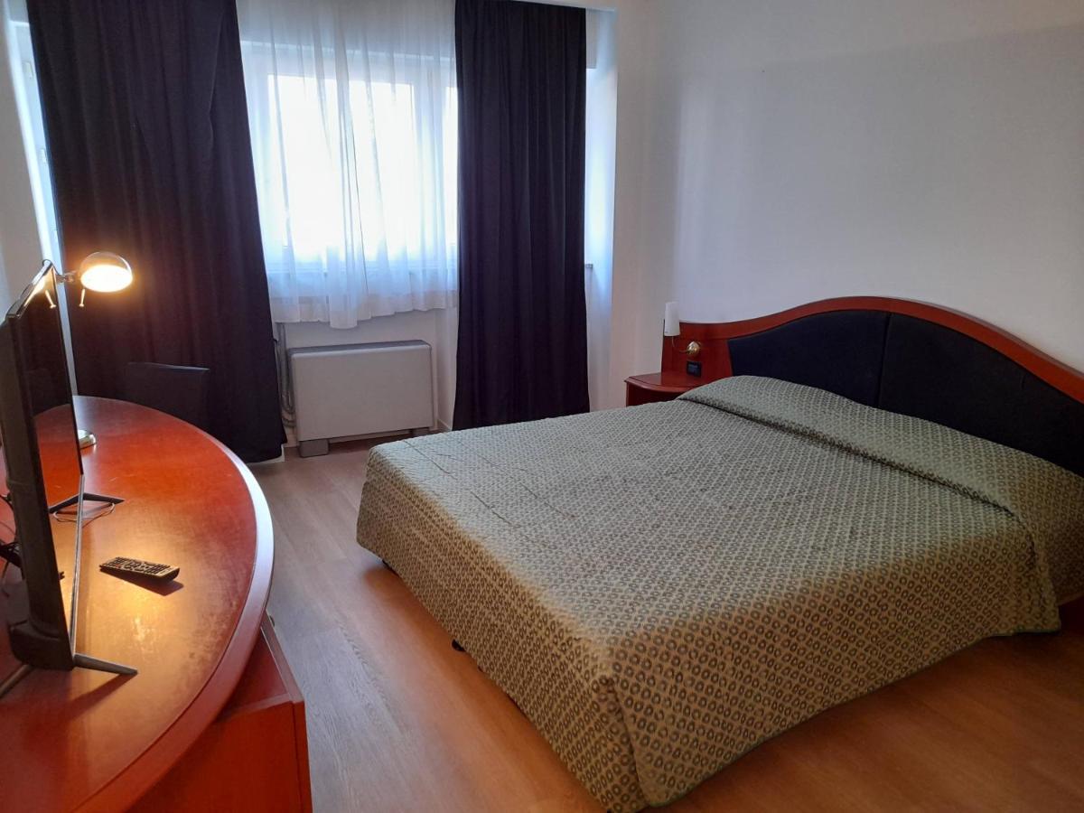 Hotel Donizetti Lallio Luaran gambar