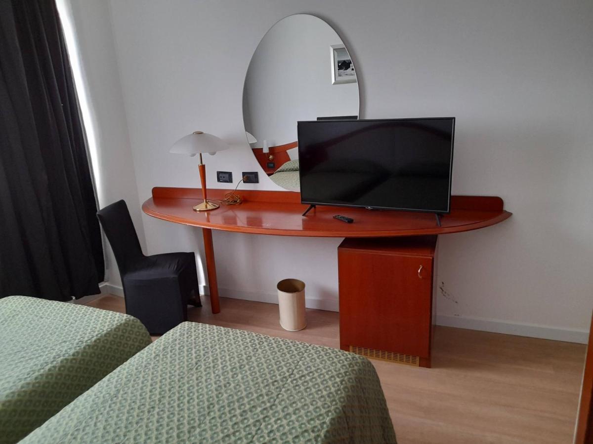 Hotel Donizetti Lallio Luaran gambar