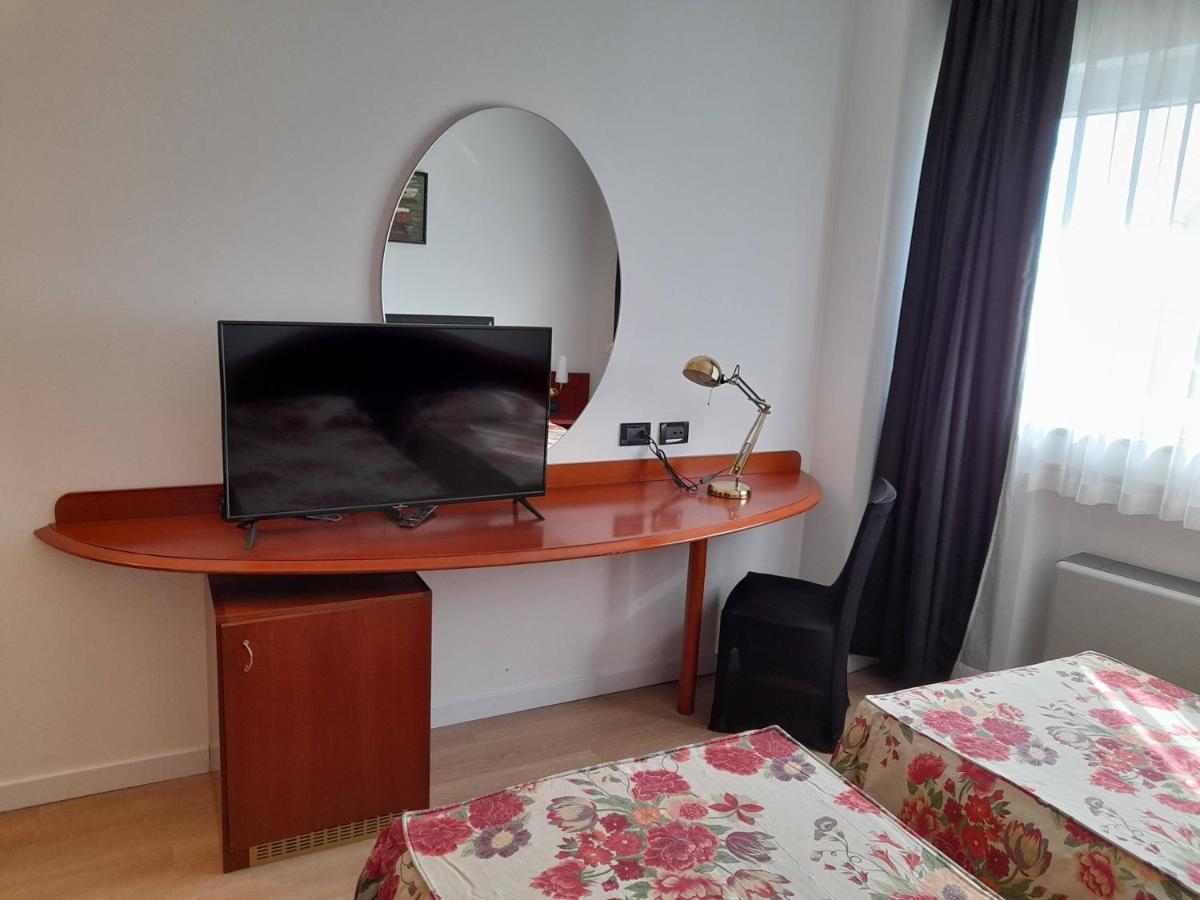 Hotel Donizetti Lallio Luaran gambar