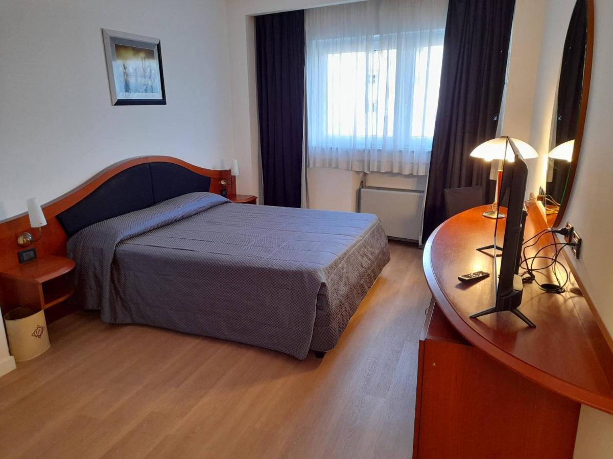 Hotel Donizetti Lallio Luaran gambar