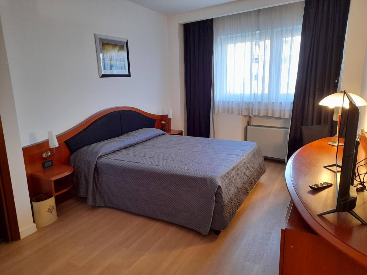 Hotel Donizetti Lallio Luaran gambar