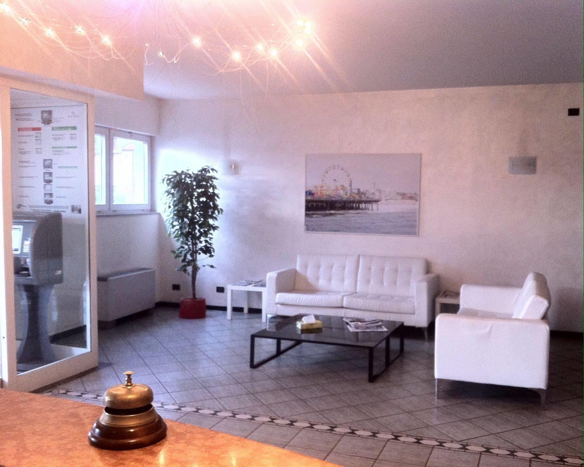 Hotel Donizetti Lallio Luaran gambar